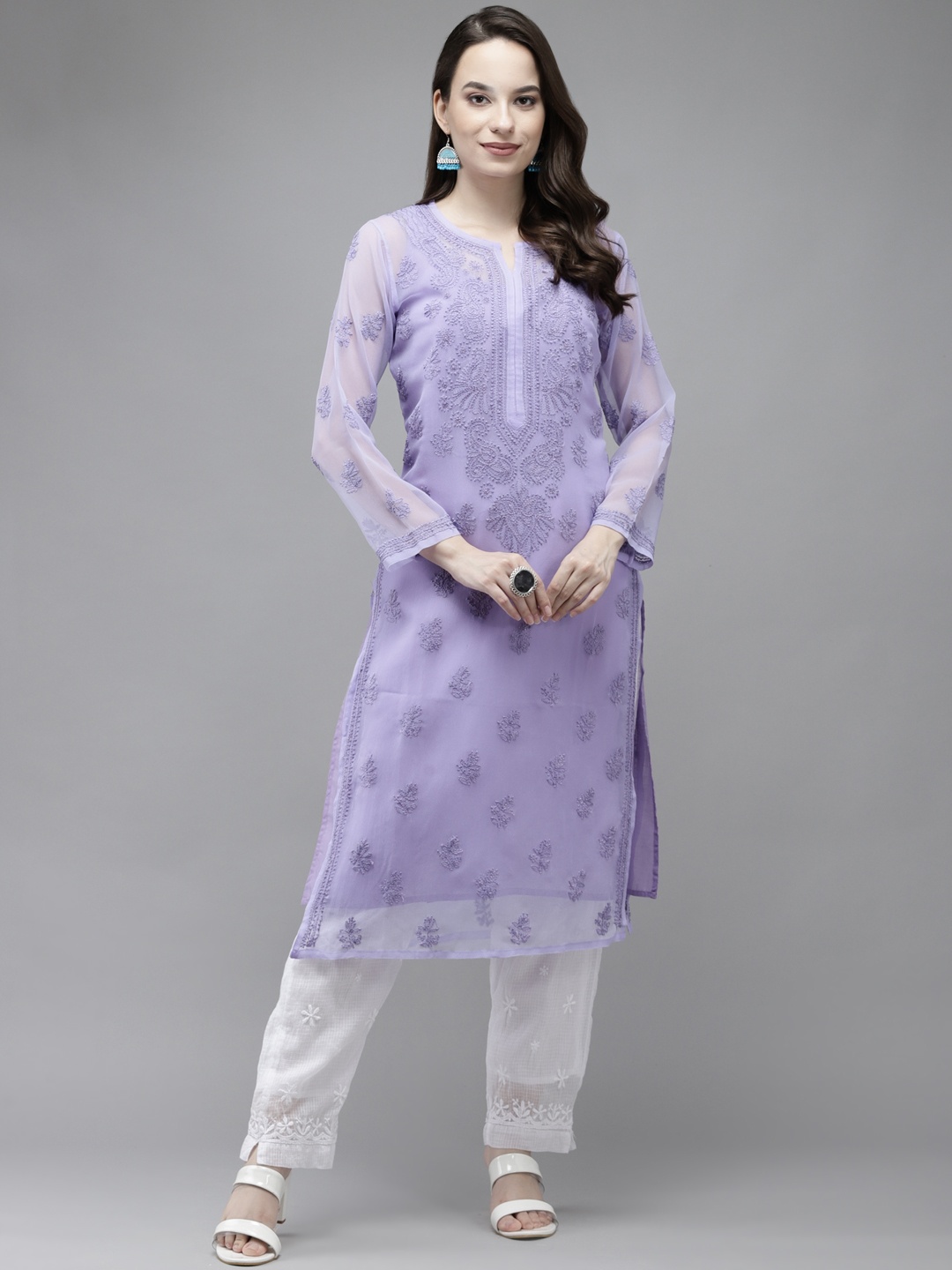 ADA Women Mauve & Mauve Ethnic Motifs Embroidered Chikankari Georgette Kurta with a Slip
ADA Women Mauve & Mauve Ethnic Motifs Embroidered Chikankari Georgette Kurta with a Slip