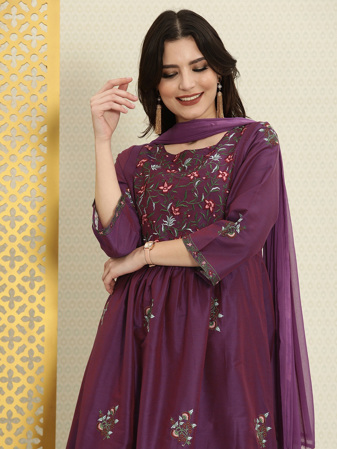 House of Pataudi Women Purple Ethnic Embroidered Jashn Kurta with Palazzos & Dupatta
House of Pataudi Women Purple Ethnic Embroidered Jashn Kurta with Palazzos & Dupatta