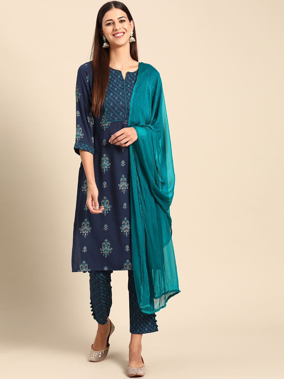 Anouk Women Navy Blue & Green Ethnic Motifs Printed Regular Kurta with Trousers & Dupatta
Anouk Women Navy Blue & Green Ethnic Motifs Printed Regular Kurta with Trousers & Dupatta