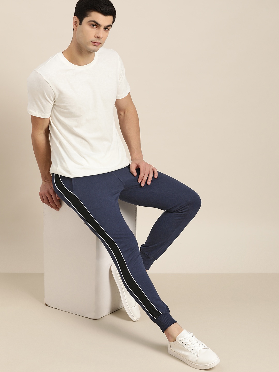 Invictus Indoor Men Blue Colourblocked Mid Rise Elasticated Casual Joggers Track Pants
Invictus Indoor Men Blue Colourblocked Mid Rise Elasticated Casual Joggers Track Pants