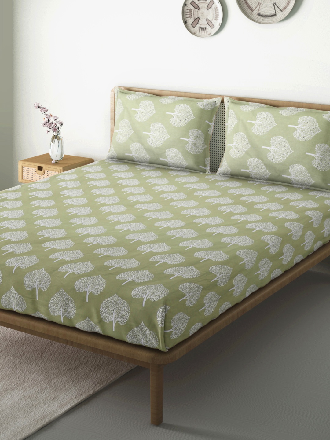 Aura Olive Green & White Pure Cotton Floral 120 GSM Queen Bedsheet with 2 Pillow Covers
Aura Olive Green & White Pure Cotton Floral 120 GSM Queen Bedsheet with 2 Pillow Covers