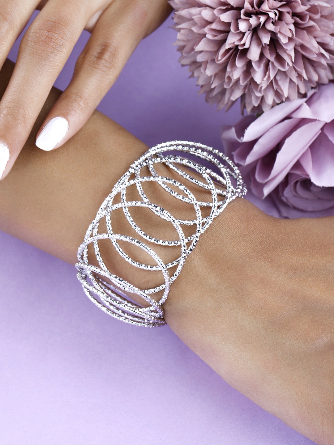 TOKYO TALKIES X rubans FASHION ACCESSORIES Women Handcrafted Bangle-Style Bracelet, Silver
TOKYO TALKIES X rubans FASHION ACCESSORIES Women Handcrafted Bangle-Style Bracelet, Silver