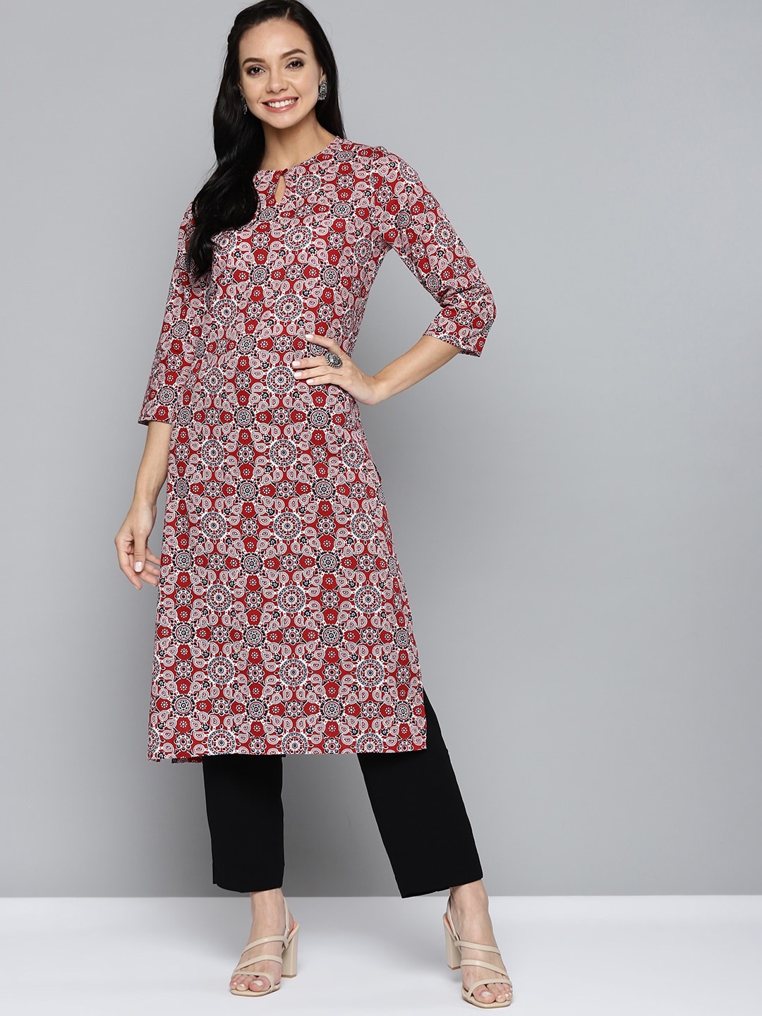 HERE&NOW Women Maroon & Navy Blue Pure Cotton Ethnic Motifs Printed Keyhole Neck Kurta
HERE&NOW Women Maroon & Navy Blue Pure Cotton Ethnic Motifs Printed Keyhole Neck Kurta
