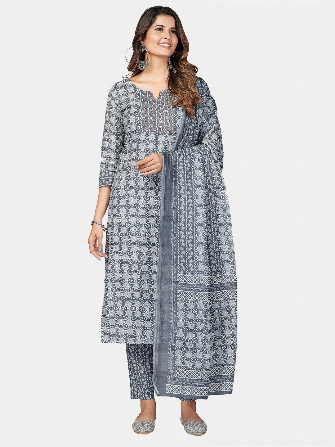 Vbuyz Women Grey Paisley Yoke Design Regular Mirror Work Pure Cotton Kurta with Trousers & With Dupatta
Vbuyz Women Grey Paisley Yoke Design Regular Mirror Work Pure Cotton Kurta with Trousers & With Dupatta