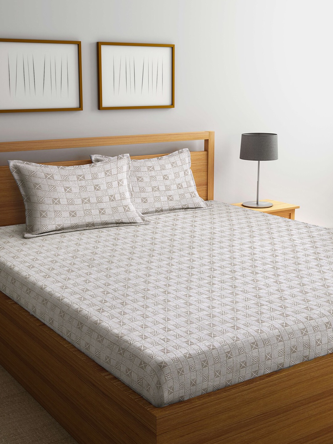 Arrabi Beige & Grey Geometric 300 TC Cotton Super King Bedsheet With 2 Pillow Covers
Arrabi Beige & Grey Geometric 300 TC Cotton Super King Bedsheet With 2 Pillow Covers