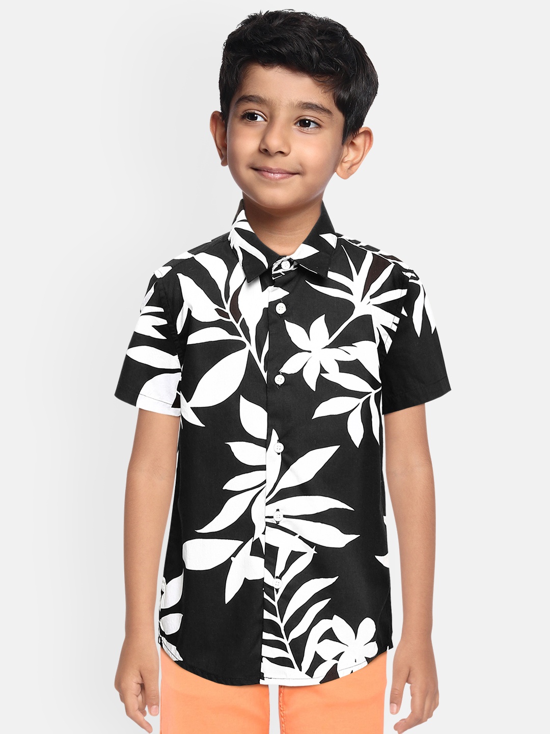 Bene Kleed Boys Black Slim Fit N9 Silver Anti-Microbial Cotton Floral Printed Casual Shirt
Bene Kleed Boys Black Slim Fit N9 Silver Anti-Microbial Cotton Floral Printed Casual Shirt