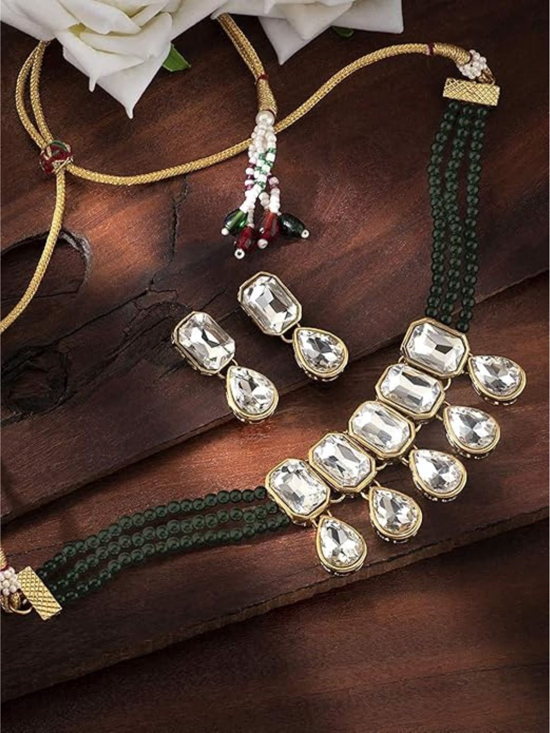 I Jewels Women Green Gold-Plated Pearl Studded & Kundan Choker Necklace Jewellery Set
I Jewels Women Green Gold-Plated Pearl Studded & Kundan Choker Necklace Jewellery Set