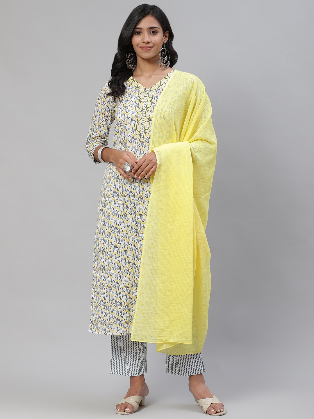 AHIKA Women White & Navy Blue Ethnic Printed Pure Cotton Kurta with Trousers & Dupatta
AHIKA Women White & Navy Blue Ethnic Printed Pure Cotton Kurta with Trousers & Dupatta