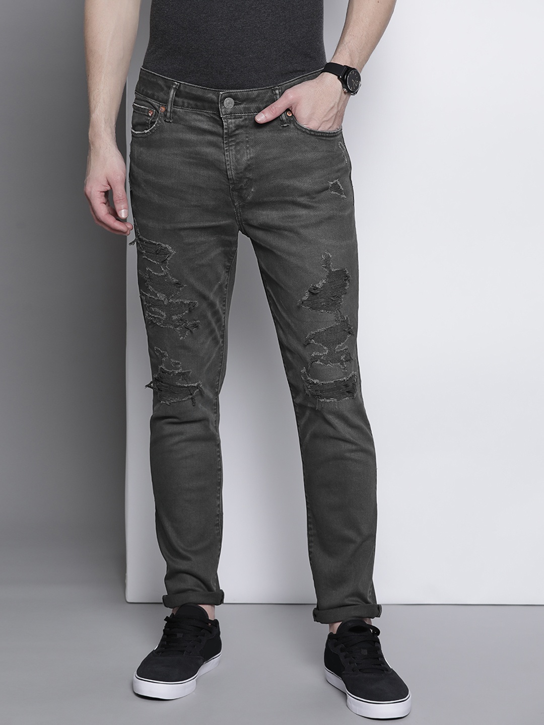 AMERICAN EAGLE OUTFITTERS Men Charcoal Grey Slim Highly Distressed Stretchable Jeans
AMERICAN EAGLE OUTFITTERS Men Charcoal Grey Slim Highly Distressed Stretchable Jeans