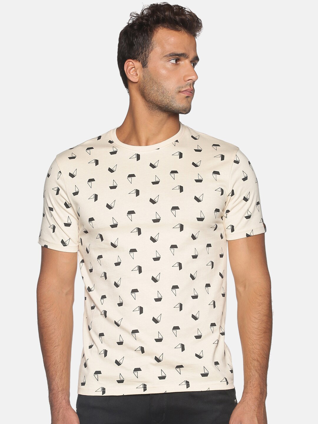 UrGear Men Cream-Coloured Printed Pockets T-shirt