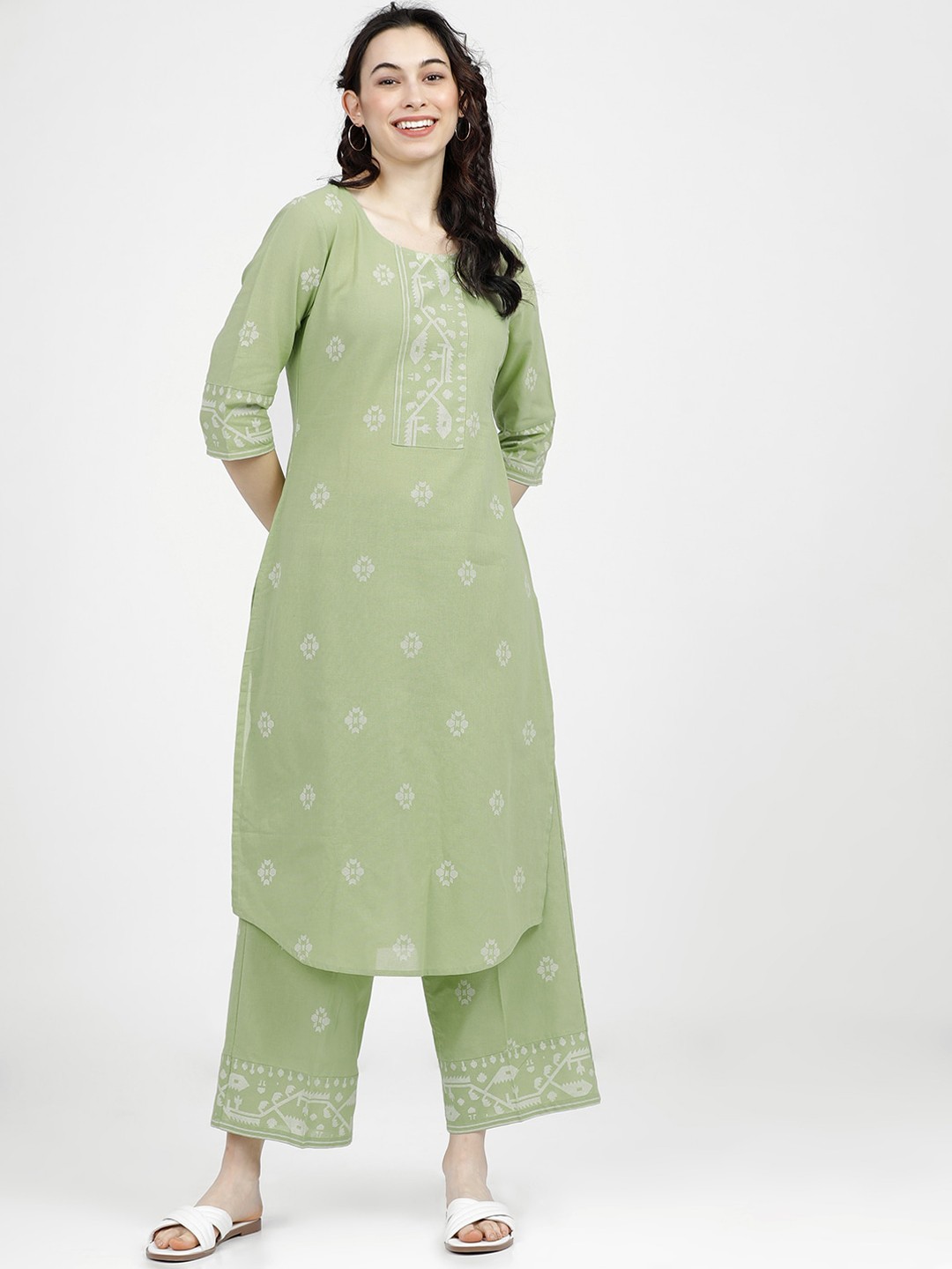 Vishudh Women Green Ethnic Motifs Printed Regular Pure Cotton Kurta with Palazzos
Vishudh Women Green Ethnic Motifs Printed Regular Pure Cotton Kurta with Palazzos