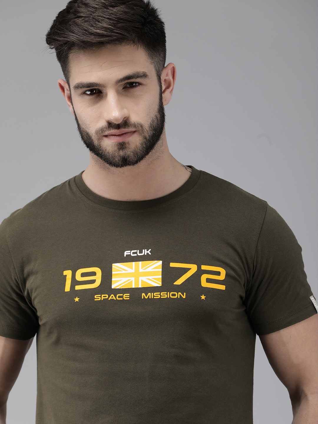 French Connection Men Olive Green & Yellow Typography Printed Slim Fit Pure Cotton T-shirt
French Connection Men Olive Green & Yellow Typography Printed Slim Fit Pure Cotton T-shirt