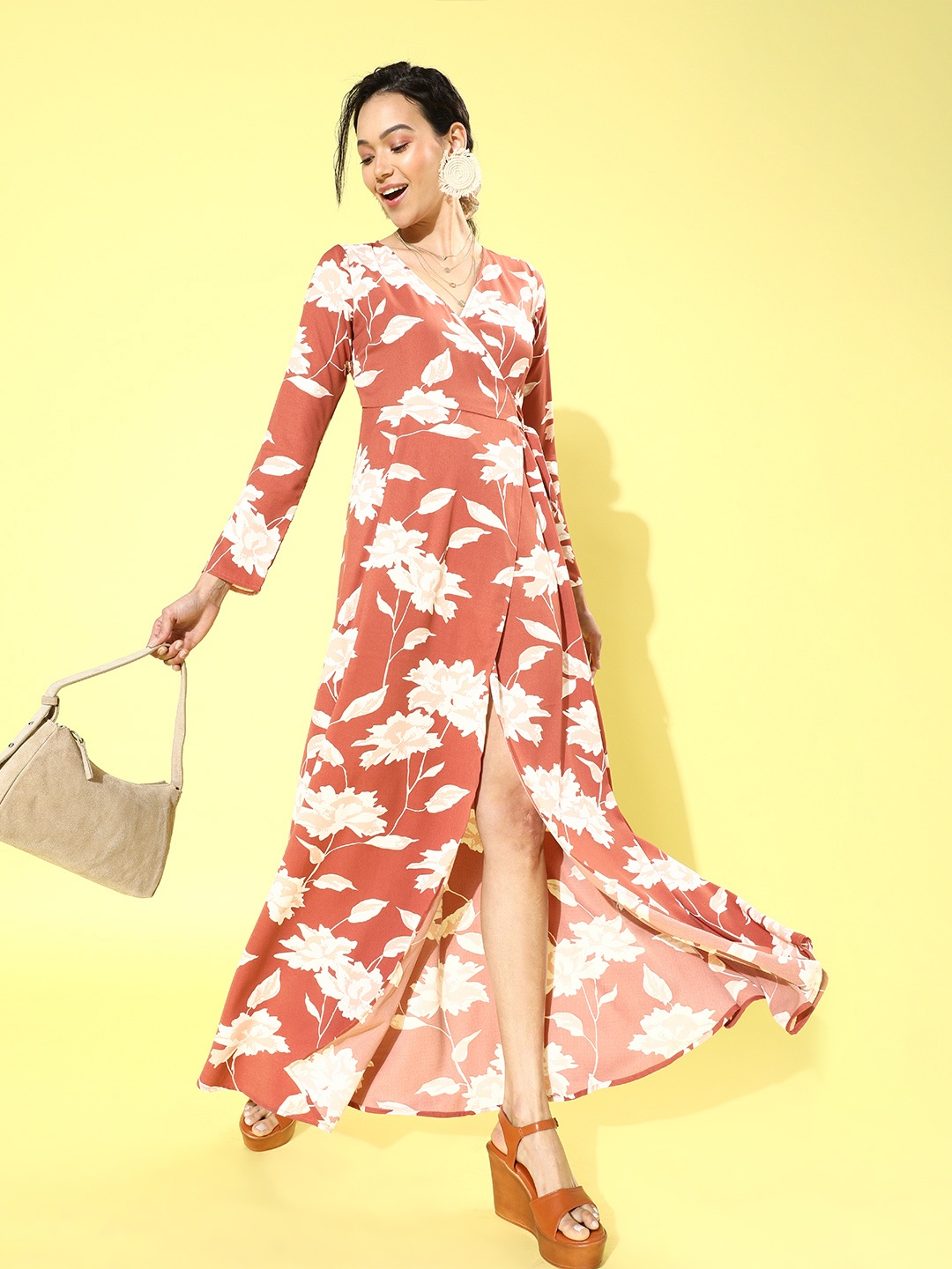 Berrylush Brown & White Floral Crepe Maxi Dress