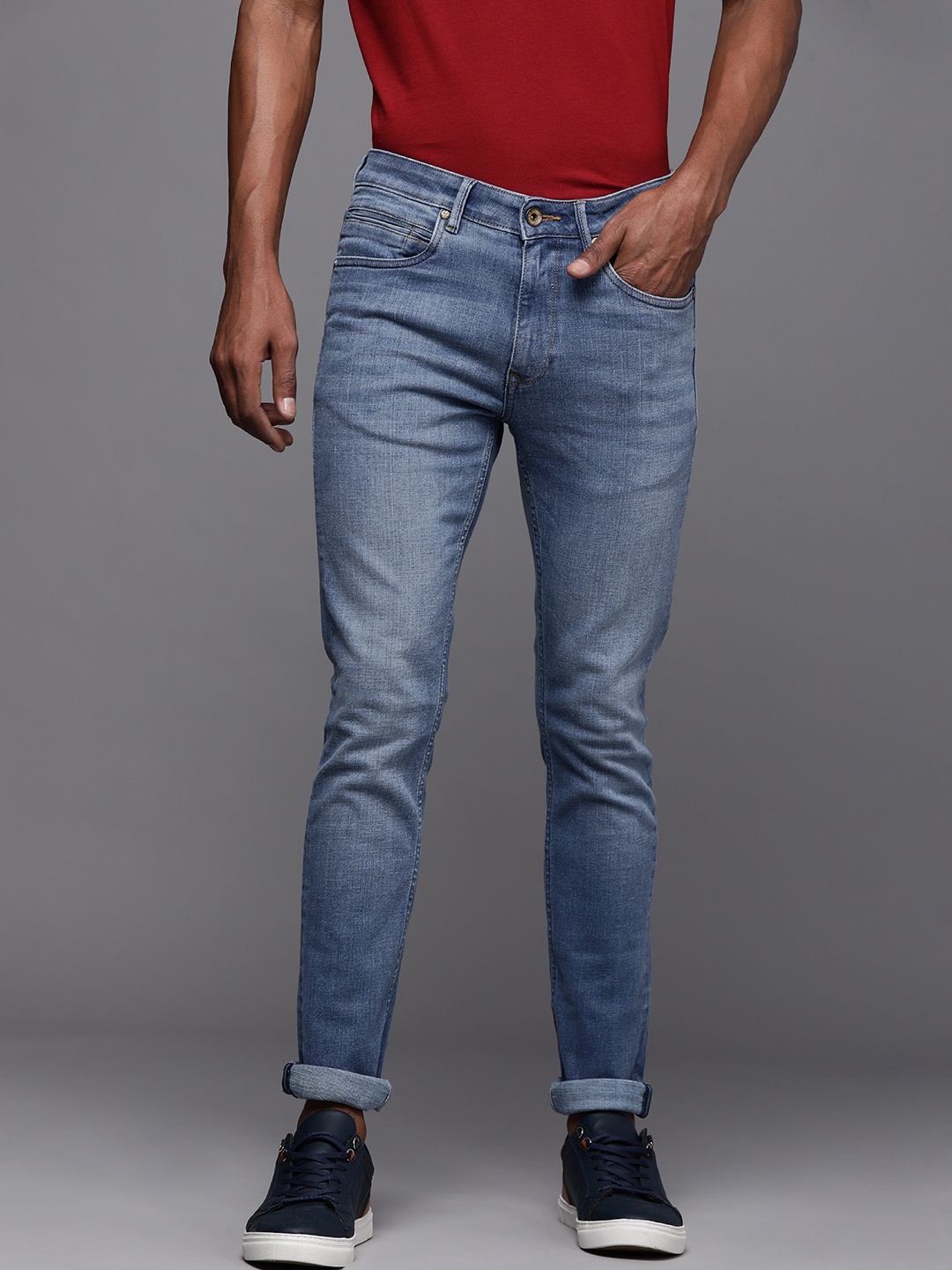 Louis Philippe Jeans Men Blue Super Slim Fit Heavy Fade Mid-Rise Stretchable Jeans
Louis Philippe Jeans Men Blue Super Slim Fit Heavy Fade Mid-Rise Stretchable Jeans