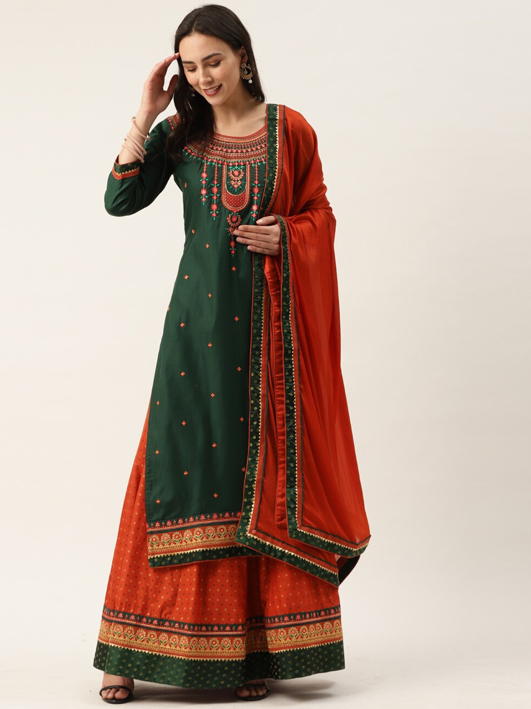 Kvsfab Women Green Ethnic Motifs Embroidered Layered Kurta with Skirt & With Dupatta
Kvsfab Women Green Ethnic Motifs Embroidered Layered Kurta with Skirt & With Dupatta