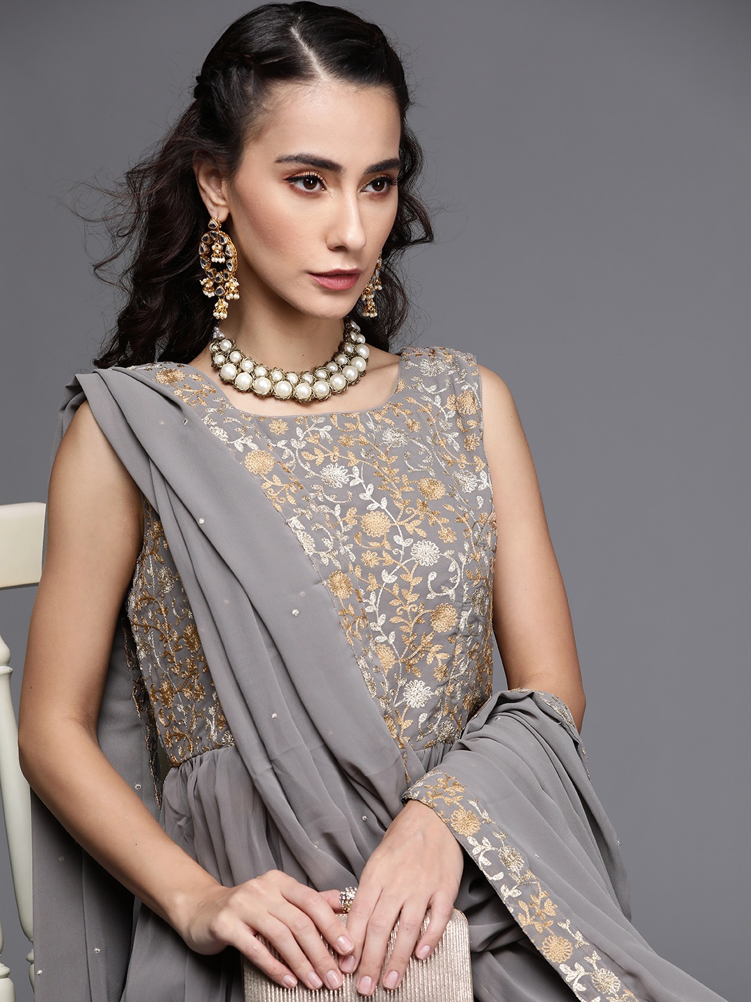 Libas Women Grey & Gold Yoke Embroidery Front Slit A-Line Kurta Hem Design Palazzo Dupatta
Libas Women Grey & Gold Yoke Embroidery Front Slit A-Line Kurta Hem Design Palazzo Dupatta