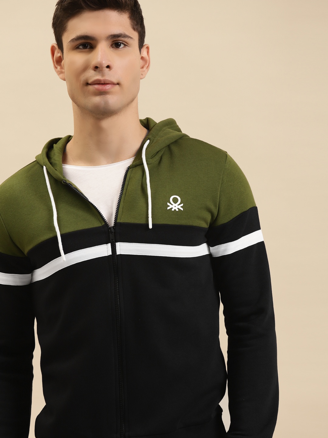 United Colors of Benetton Men Black & Olive Green Colourblocked Hooded Sweatshirt
United Colors of Benetton Men Black & Olive Green Colourblocked Hooded Sweatshirt