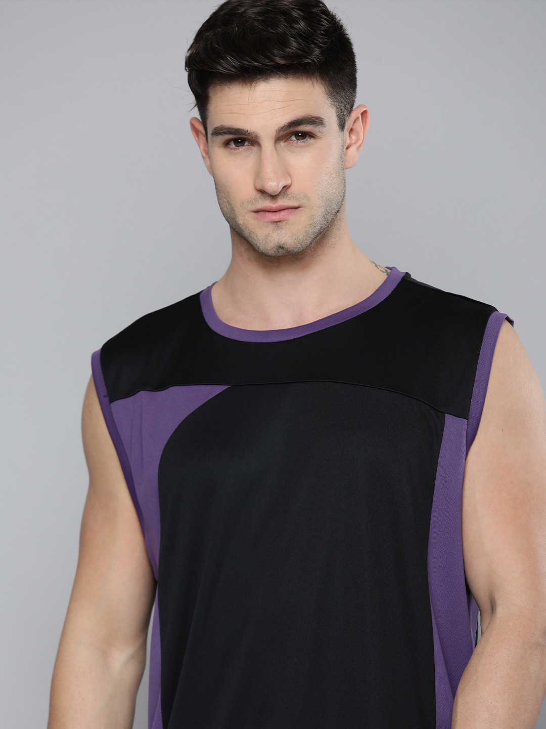 HRX By Hrithik Roshan Basketball Men Jet Black Rapid-Dry colourblock Tshirts
HRX By Hrithik Roshan Basketball Men Jet Black Rapid-Dry colourblock Tshirts