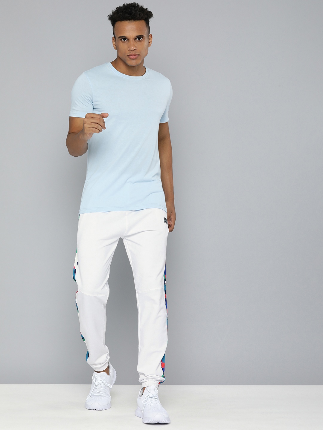 HRX By Hrithik Roshan Lifestyle Men White Bio-Wash Camouflage Track Pants
HRX By Hrithik Roshan Lifestyle Men White Bio-Wash Camouflage Track Pants