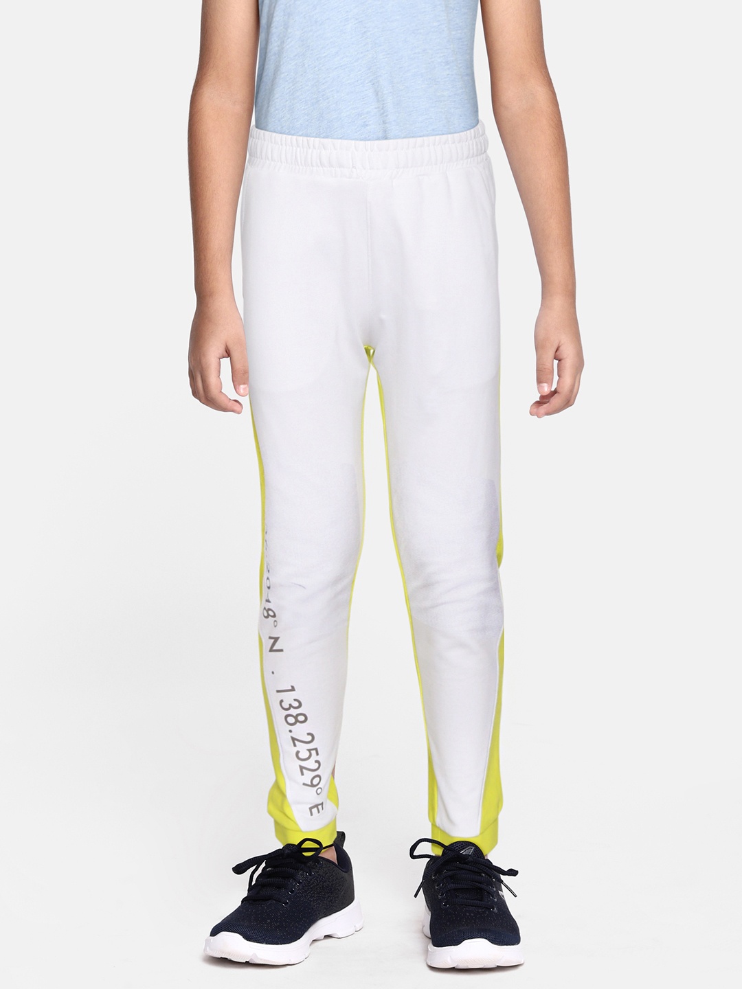 HRX By Hrithik Roshan U-17 Lifestyle Boys Bright White Rapid-Dry Colourblock Track Pants
HRX By Hrithik Roshan U-17 Lifestyle Boys Bright White Rapid-Dry Colourblock Track Pants