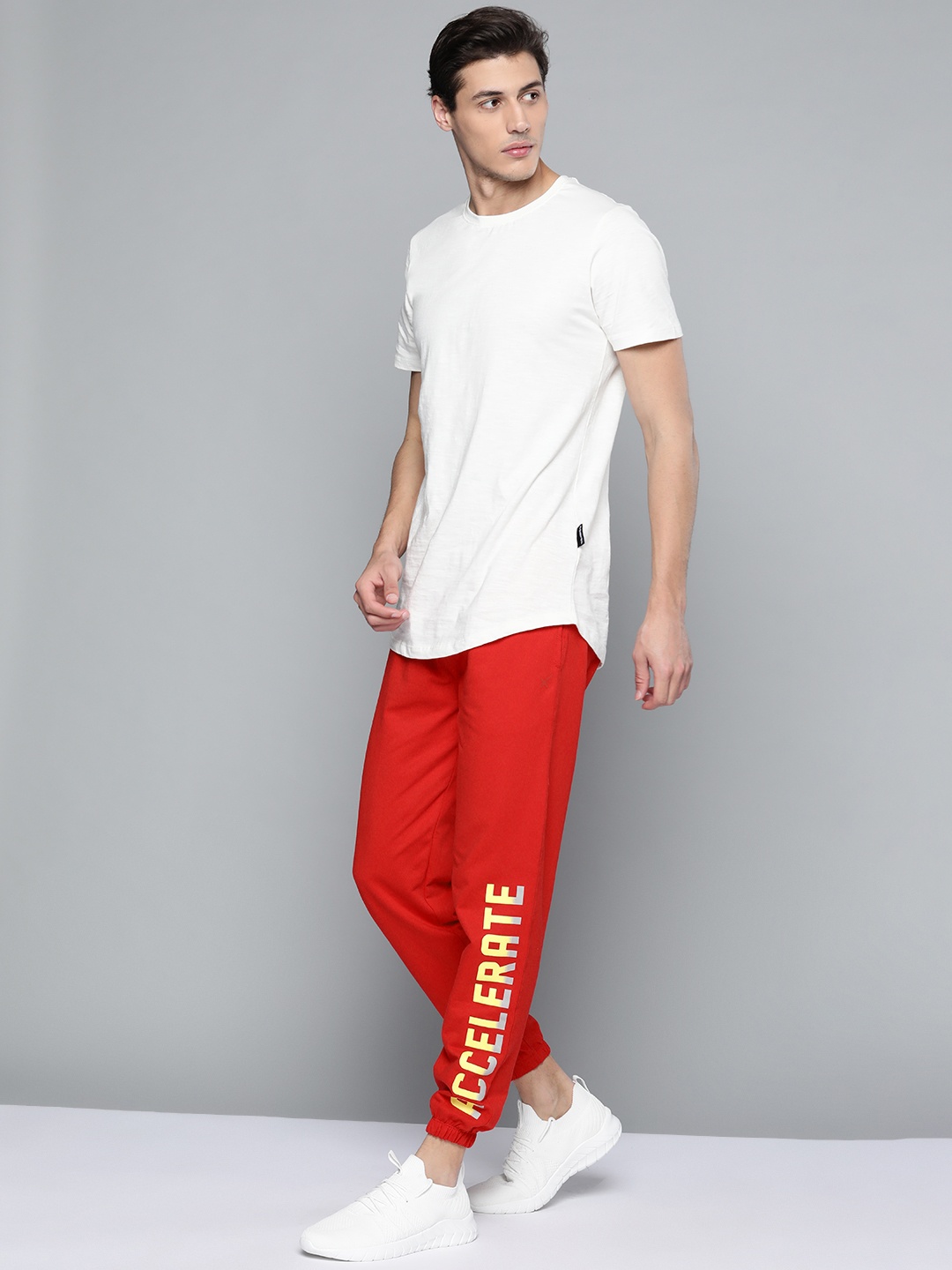 HRX By Hrithik Roshan Lifestyle Men High Risk Red Bio-Wash Typography Pure Cotton Joggers
HRX By Hrithik Roshan Lifestyle Men High Risk Red Bio-Wash Typography Pure Cotton Joggers