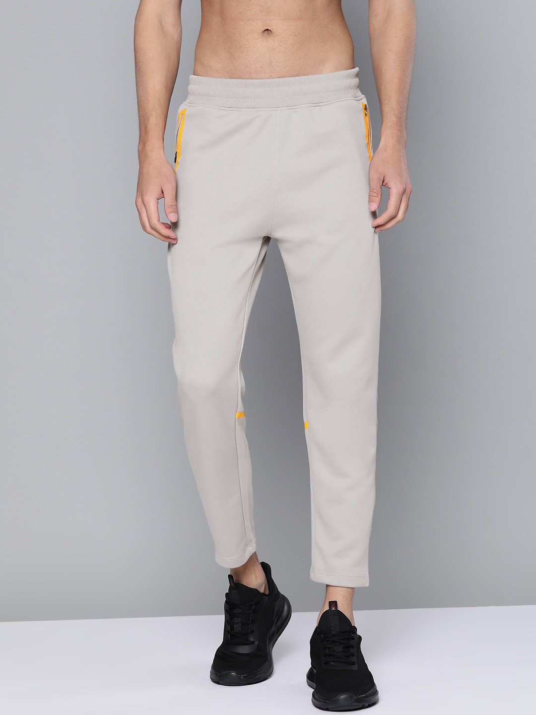 HRX By Hrithik Roshan Running Men Wet Weather Rapid-Dry Typography Track Pants, Grey
HRX By Hrithik Roshan Running Men Wet Weather Rapid-Dry Typography Track Pants, Grey