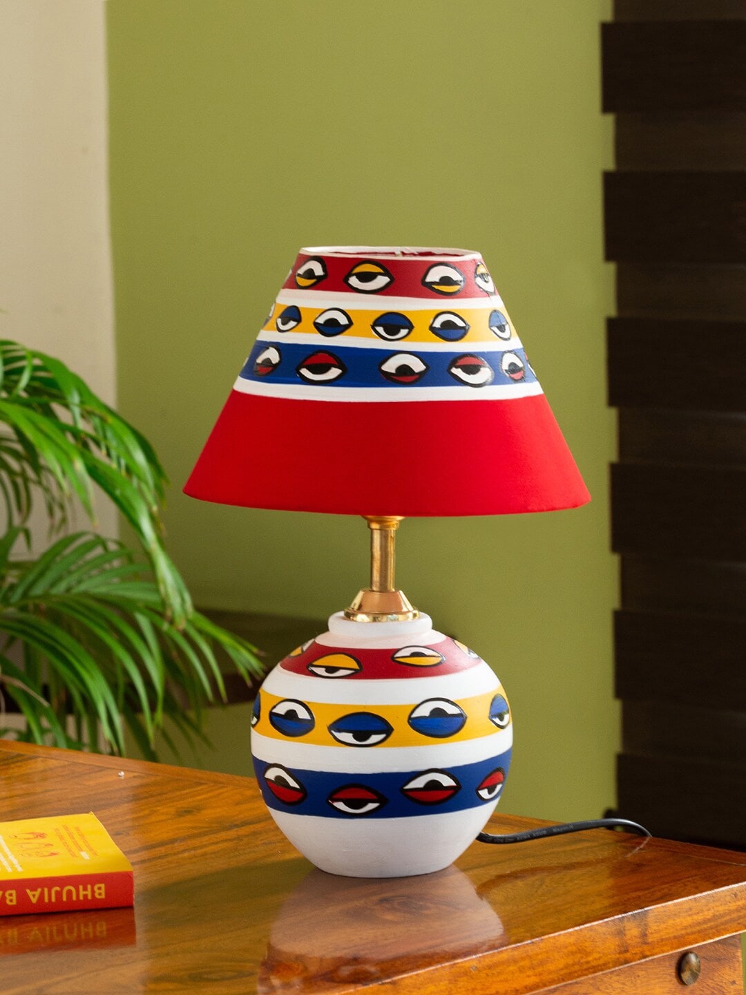 ExclusiveLane White & Red Terracotta Hand-Painted Terracotta Table Lamp with Shade
ExclusiveLane White & Red Terracotta Hand-Painted Terracotta Table Lamp with Shade