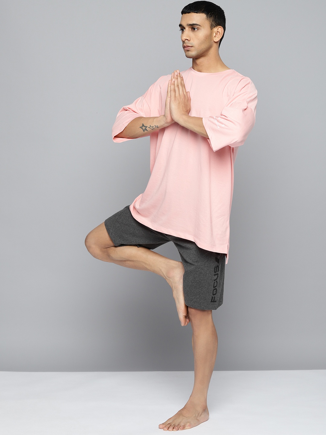 HRX By Hrithik Roshan Men Anthra Melange Pure Cotton Rapid-Dry Typography Yoga Sustainable Shorts, Grey
HRX By Hrithik Roshan Men Anthra Melange Pure Cotton Rapid-Dry Typography Yoga Sustainable Shorts, Grey