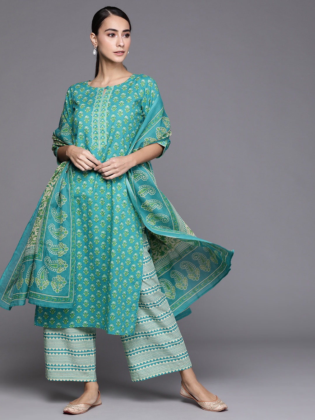 Libas Women Green Ethnic Motifs Printed Regular Pure Cotton Kurta with Palazzos & Dupatta
Libas Women Green Ethnic Motifs Printed Regular Pure Cotton Kurta with Palazzos & Dupatta