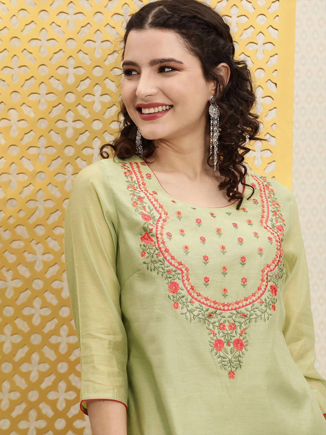 House of Pataudi Women Pista Green Floral Yoke Design Thread Work Straight Rozana Kurta
House of Pataudi Women Pista Green Floral Yoke Design Thread Work Straight Rozana Kurta