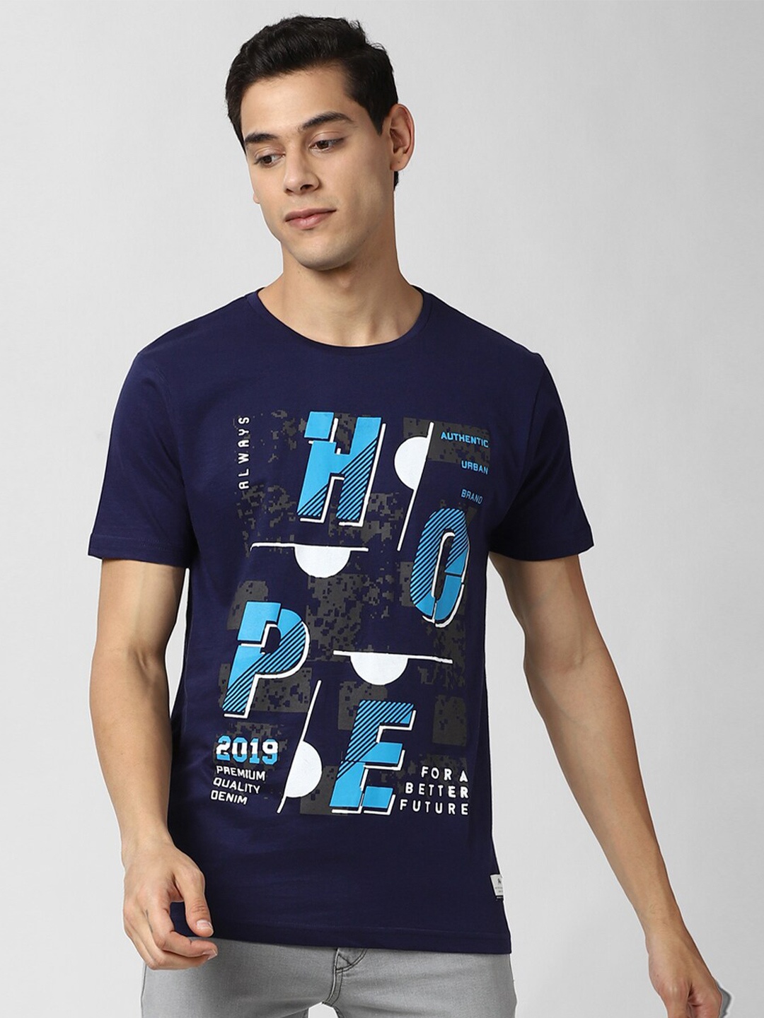 Peter England Casuals Men Navy Blue Typography Printed Slim Fit Cotton Pure Cotton T-shirt
Peter England Casuals Men Navy Blue Typography Printed Slim Fit Cotton Pure Cotton T-shirt