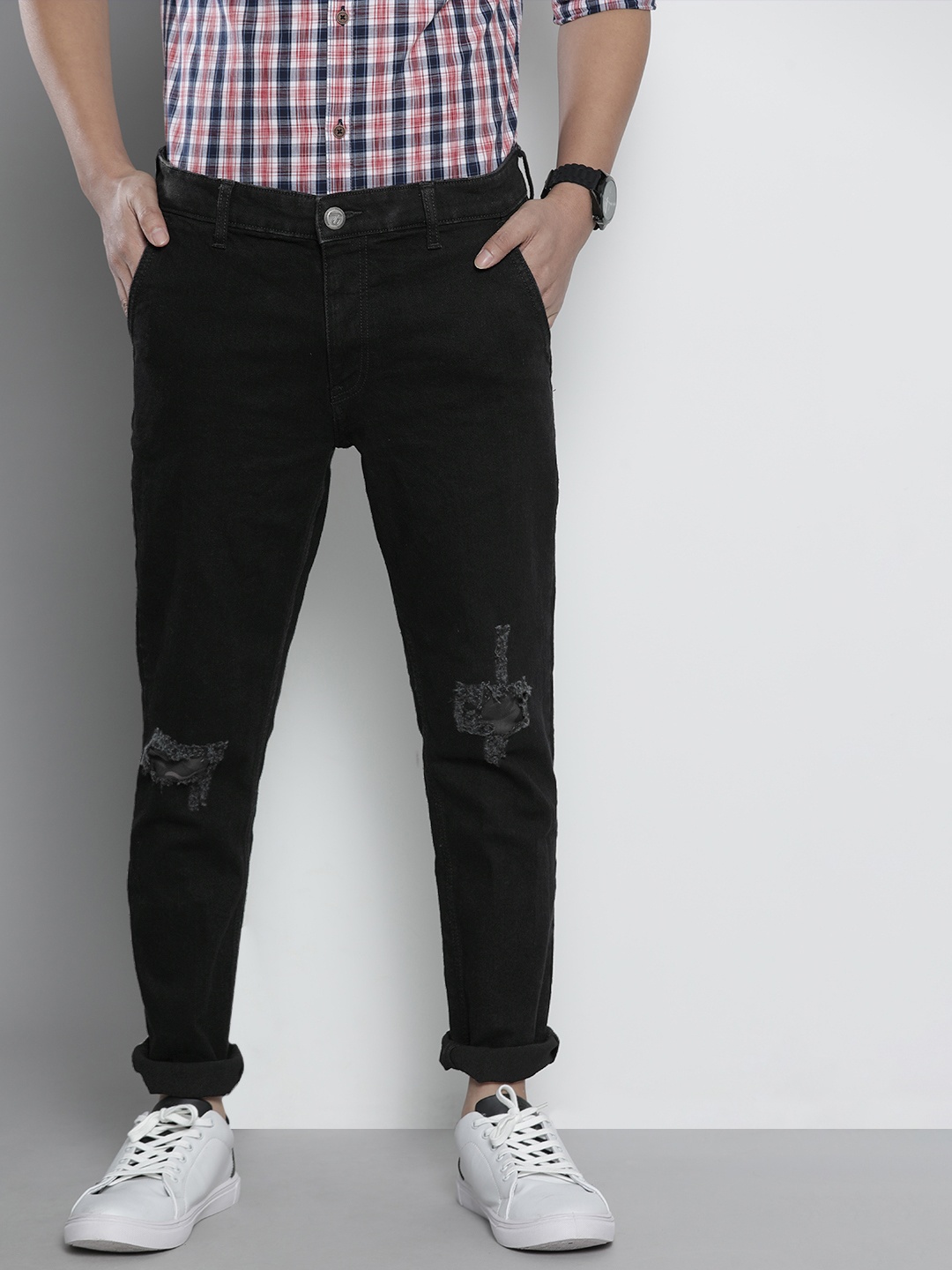 The Indian Garage Co Men Black Slim Fit Mid-Rise Slash Knee Slash Knee Stretchable Jeans
The Indian Garage Co Men Black Slim Fit Mid-Rise Slash Knee Slash Knee Stretchable Jeans