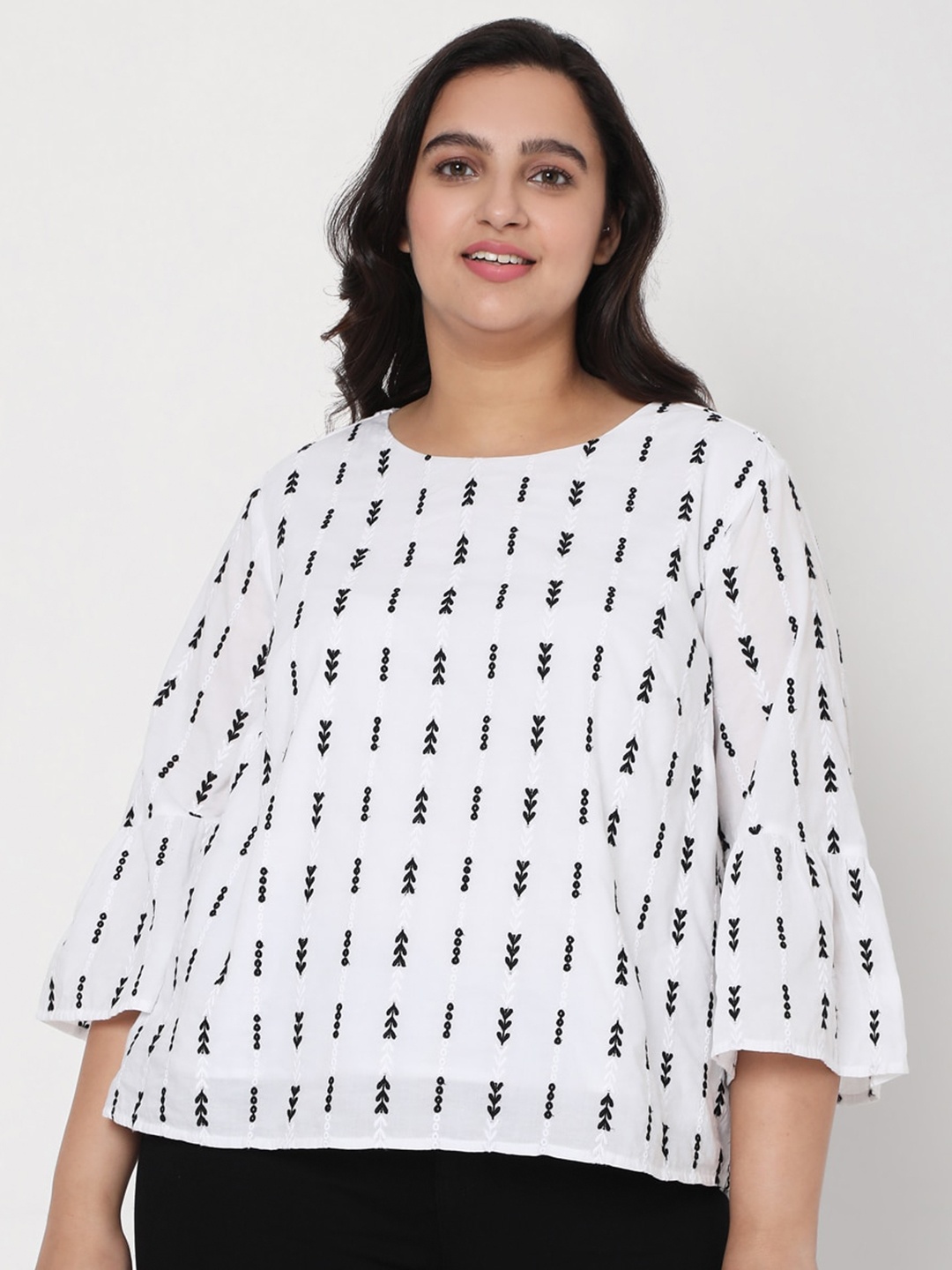 VERO MODA CURVE Women White & Black Printed Round Neck Flared Sleeves Regular Pure Cotton Top
VERO MODA CURVE Women White & Black Printed Round Neck Flared Sleeves Regular Pure Cotton Top