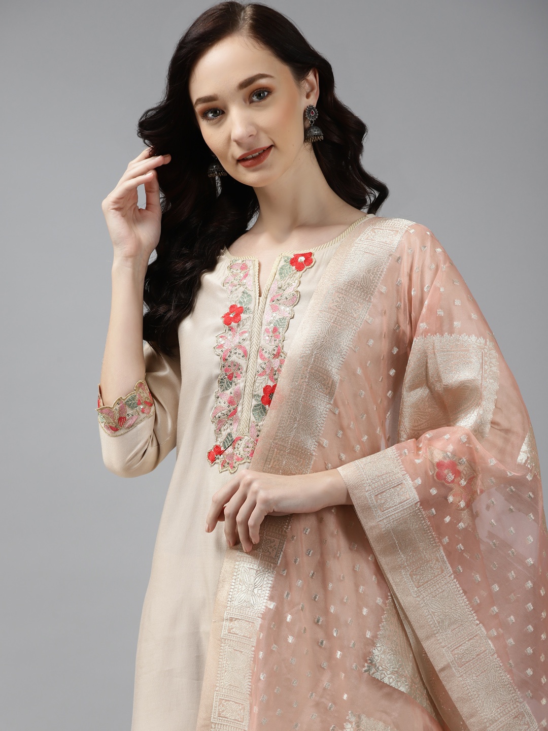 Indo Era Women Off White Embroidered Regular Liva Kurta with Trousers & With Dupatta
Indo Era Women Off White Embroidered Regular Liva Kurta with Trousers & With Dupatta