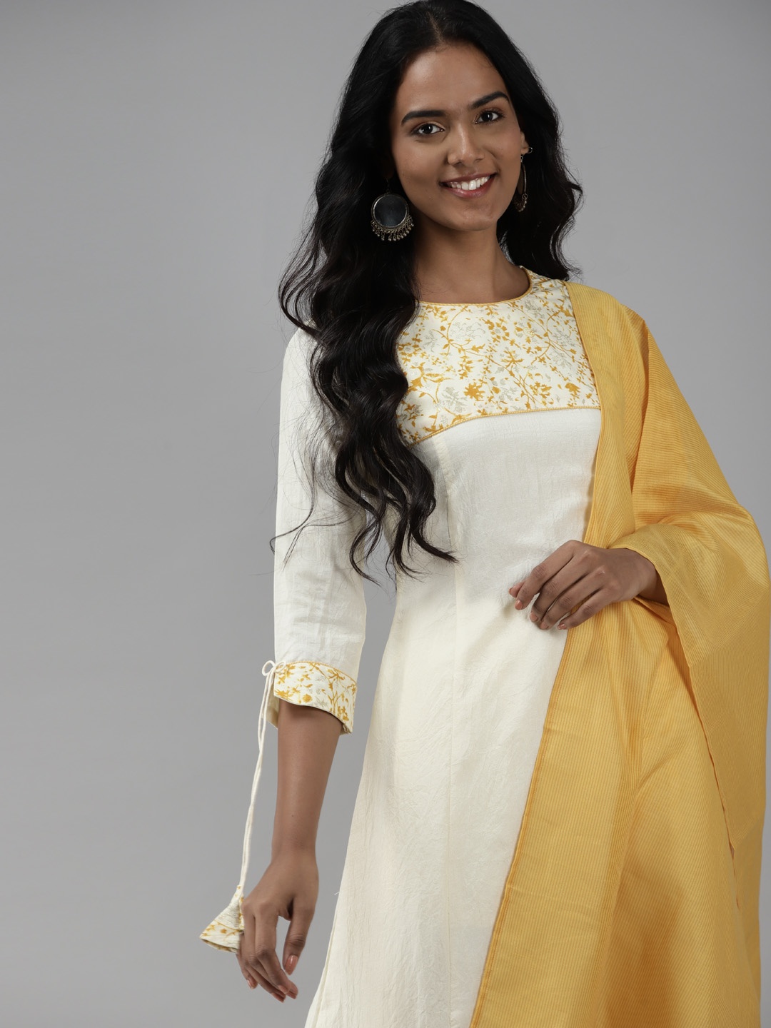Indo Era Women Off White Floral Yoke Design Panelled Patchwork Pure Cotton Kurta with Palazzos & With
Indo Era Women Off White Floral Yoke Design Panelled Patchwork Pure Cotton Kurta with Palazzos & With