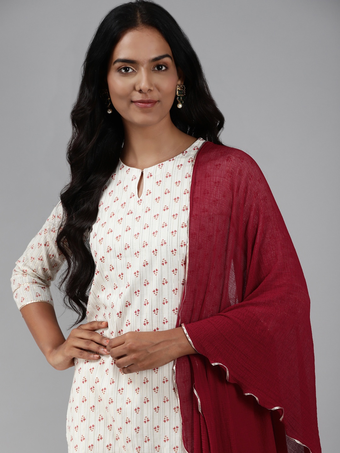 Indo Era Women White Floral Printed Regular Pure Cotton Kurta with Palazzos & With Dupatta
Indo Era Women White Floral Printed Regular Pure Cotton Kurta with Palazzos & With Dupatta