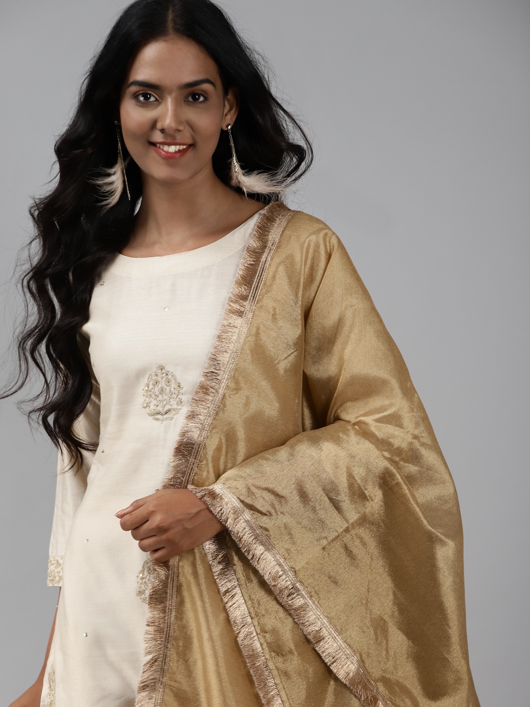 Indo Era Women Off White Embroidered Regular Zardozi Liva Kurta with Trousers & With Dupatta
Indo Era Women Off White Embroidered Regular Zardozi Liva Kurta with Trousers & With Dupatta