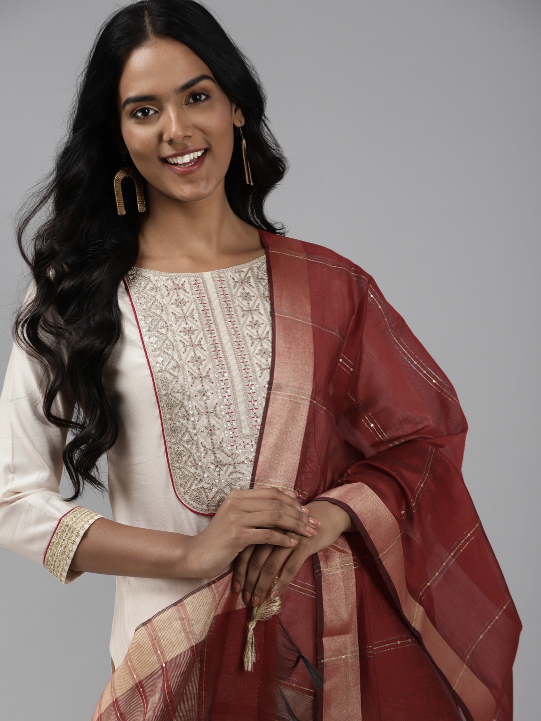 Indo Era Women Off White Ethnic Motifs Yoke Design Regular Sequinned Liva Kurta with Trousers & With Dupatta
Indo Era Women Off White Ethnic Motifs Yoke Design Regular Sequinned Liva Kurta with Trousers & With Dupatta