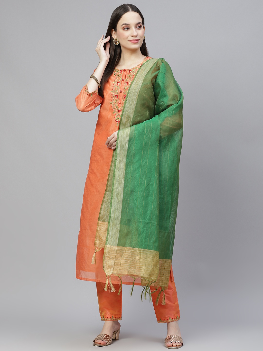 Tulsattva Women Orange & Green Ethnic Yoke Design Kurta with Trousers & With Dupatta
Tulsattva Women Orange & Green Ethnic Yoke Design Kurta with Trousers & With Dupatta