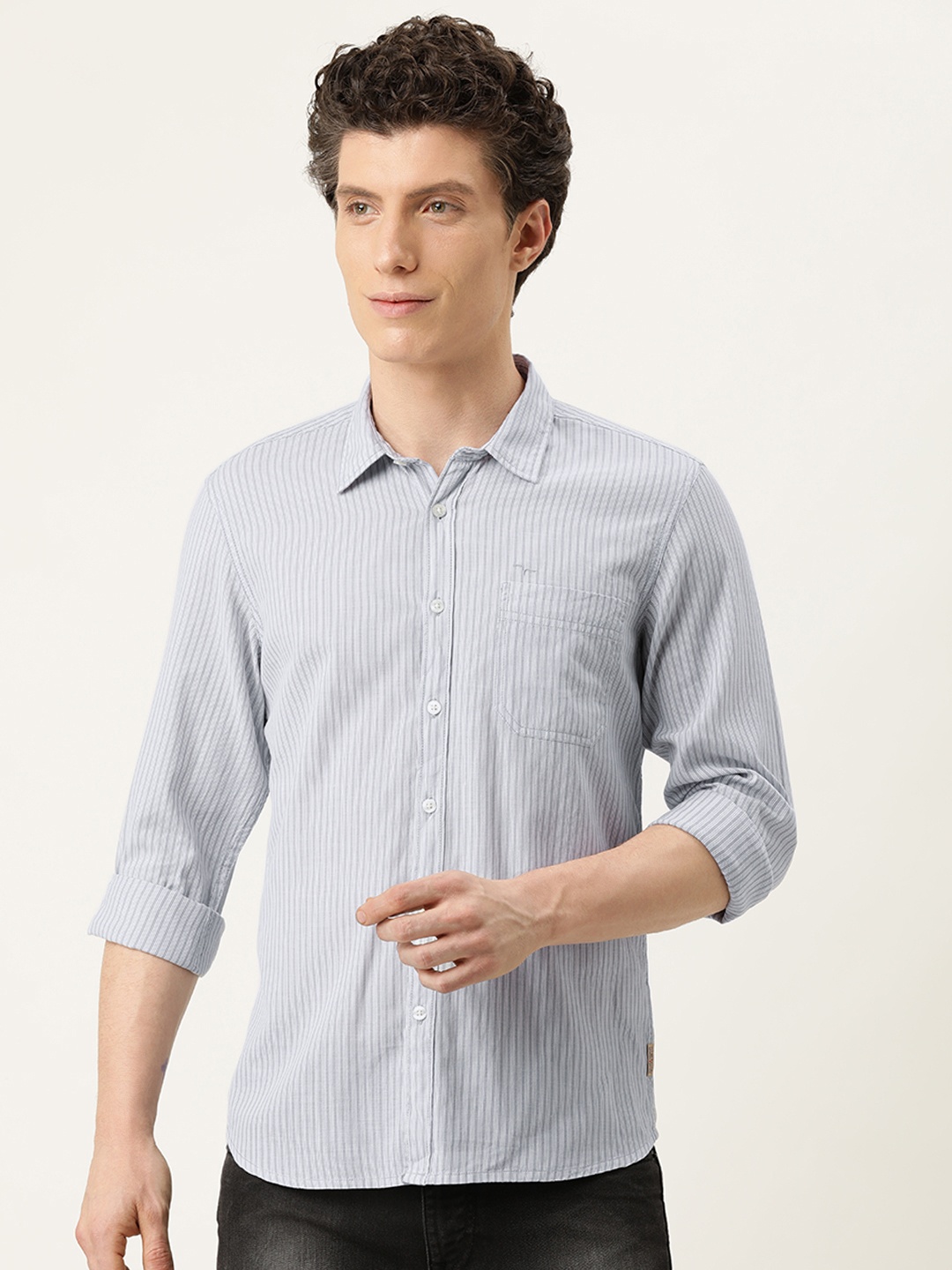 Flying Machine Men Light Grey & White Slim Fit Striped Pure Cotton Opaque Casual Shirt
Flying Machine Men Light Grey & White Slim Fit Striped Pure Cotton Opaque Casual Shirt