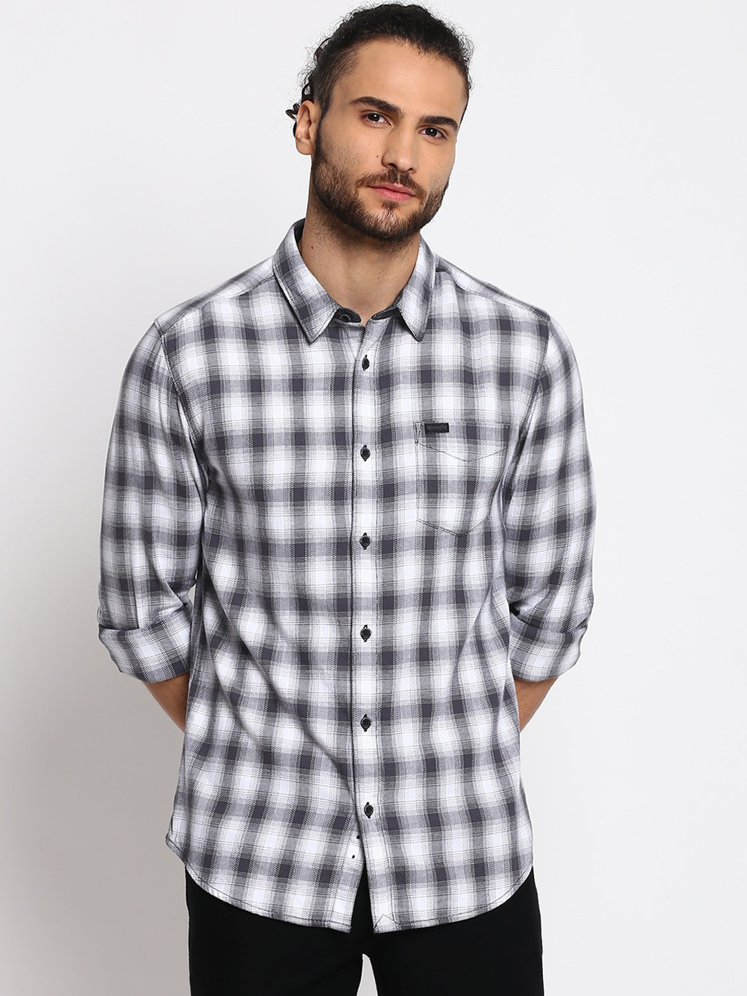 Wrangler Men White Slim Fit Opaque Checked Casual Shirt
Wrangler Men White Slim Fit Opaque Checked Casual Shirt