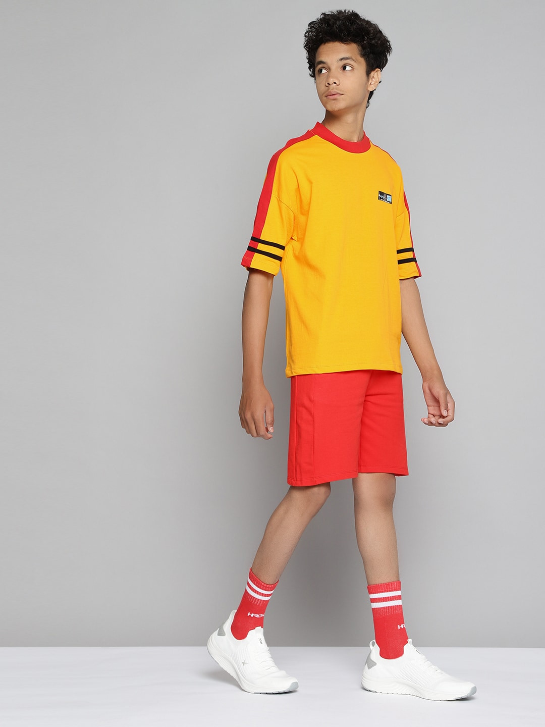 HRX By Hrithik Roshan U-17 Lifestyle Boys Electric Kumquat Bio-Wash Graphic T-shirt, Mustard
HRX By Hrithik Roshan U-17 Lifestyle Boys Electric Kumquat Bio-Wash Graphic T-shirt, Mustard