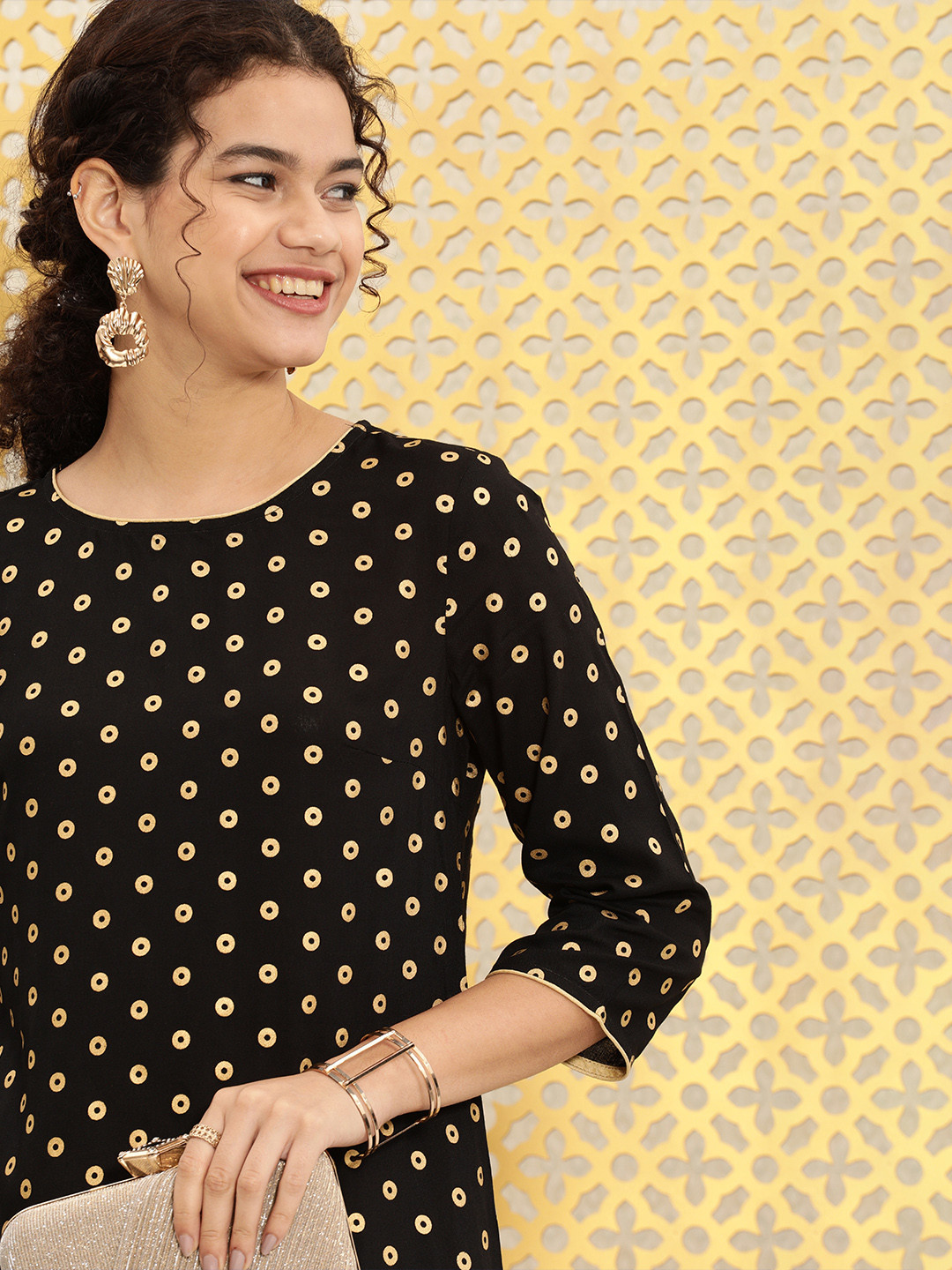 Ode by House of Pataudi Women Black & Cream-Coloured Printed Regular Kurta with Trousers
Ode by House of Pataudi Women Black & Cream-Coloured Printed Regular Kurta with Trousers