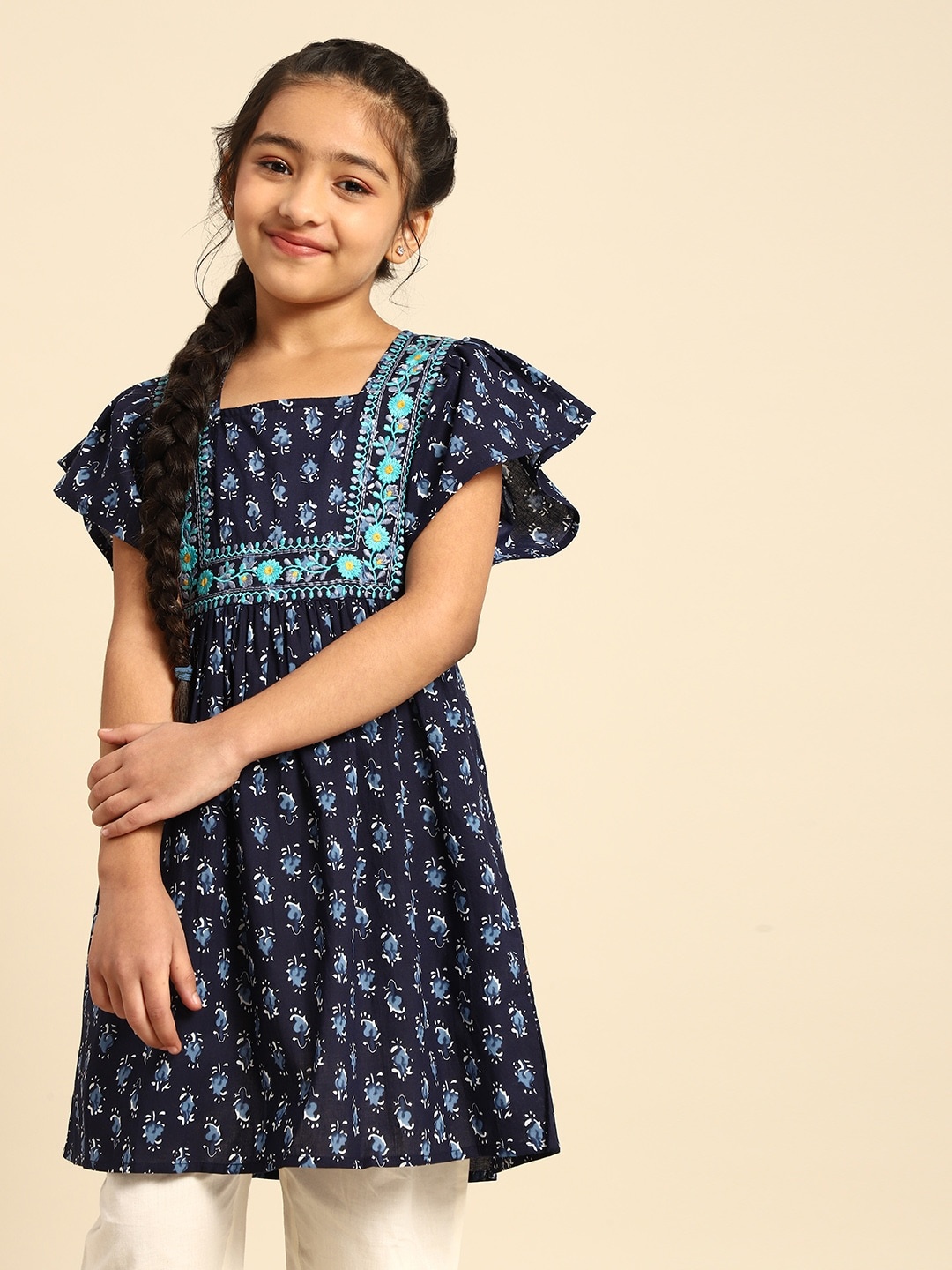 House of Pataudi Girls Navy Blue Ethnic Motifs Print Thread Work Pure Cotton Indigo Kurta
House of Pataudi Girls Navy Blue Ethnic Motifs Print Thread Work Pure Cotton Indigo Kurta