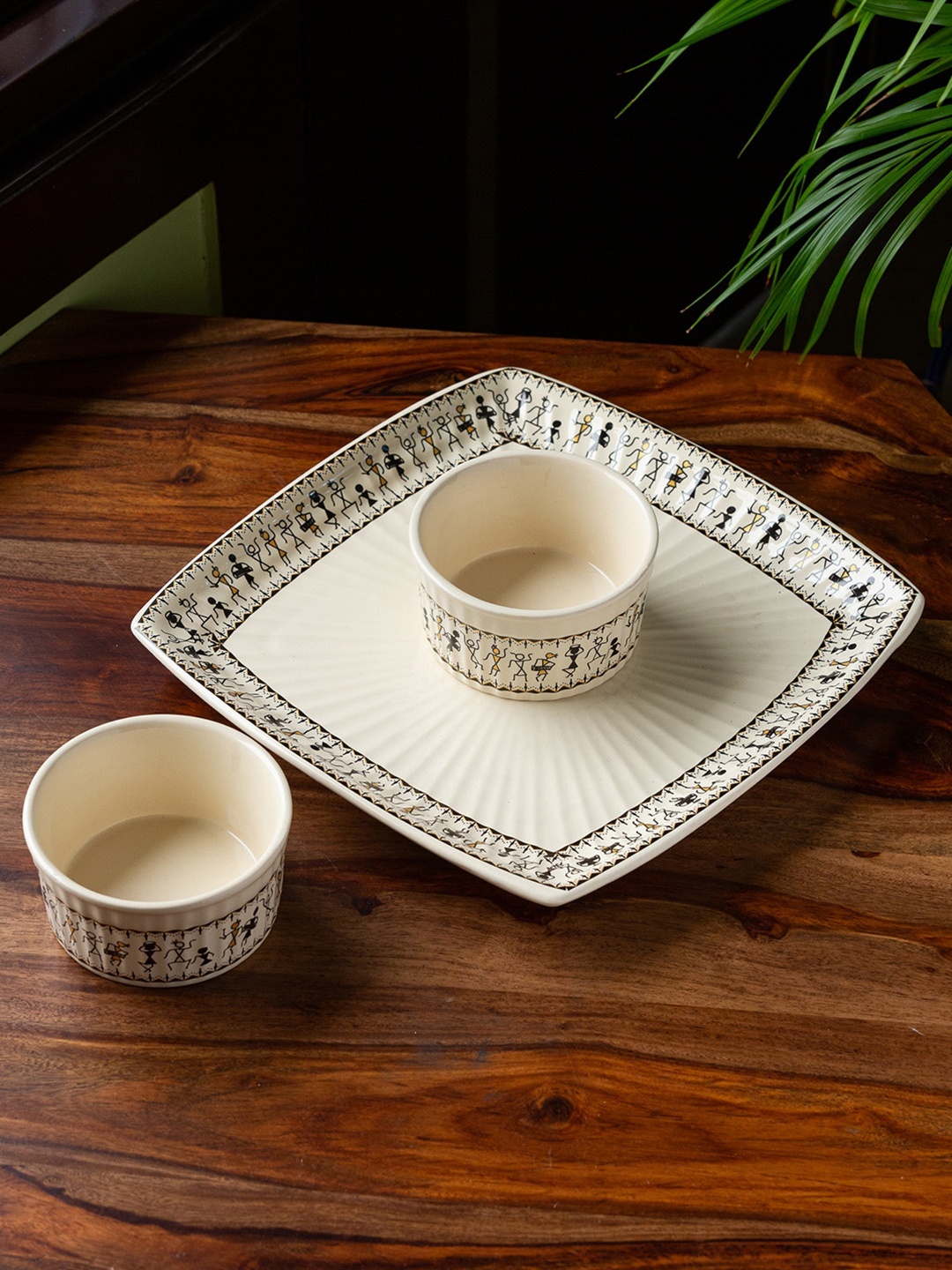 ExclusiveLane White & Black 3 Pieces Handcrafted Ceramic Glossy Dinner Set with Bowls
ExclusiveLane White & Black 3 Pieces Handcrafted Ceramic Glossy Dinner Set with Bowls