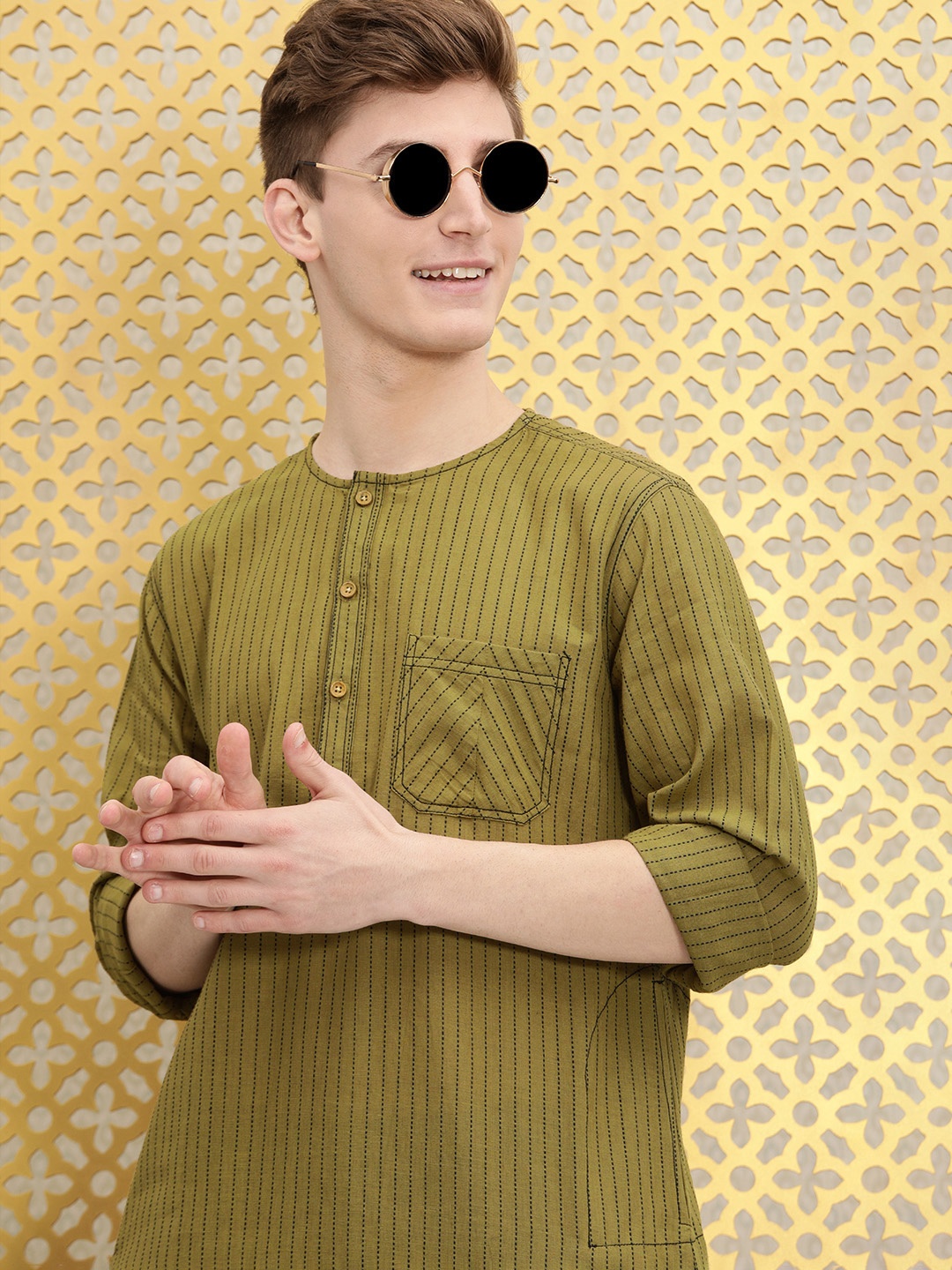 Ode by House of Pataudi Men Olive Green & Black Striped Thread Work Cotton Rozana Kurta
Ode by House of Pataudi Men Olive Green & Black Striped Thread Work Cotton Rozana Kurta