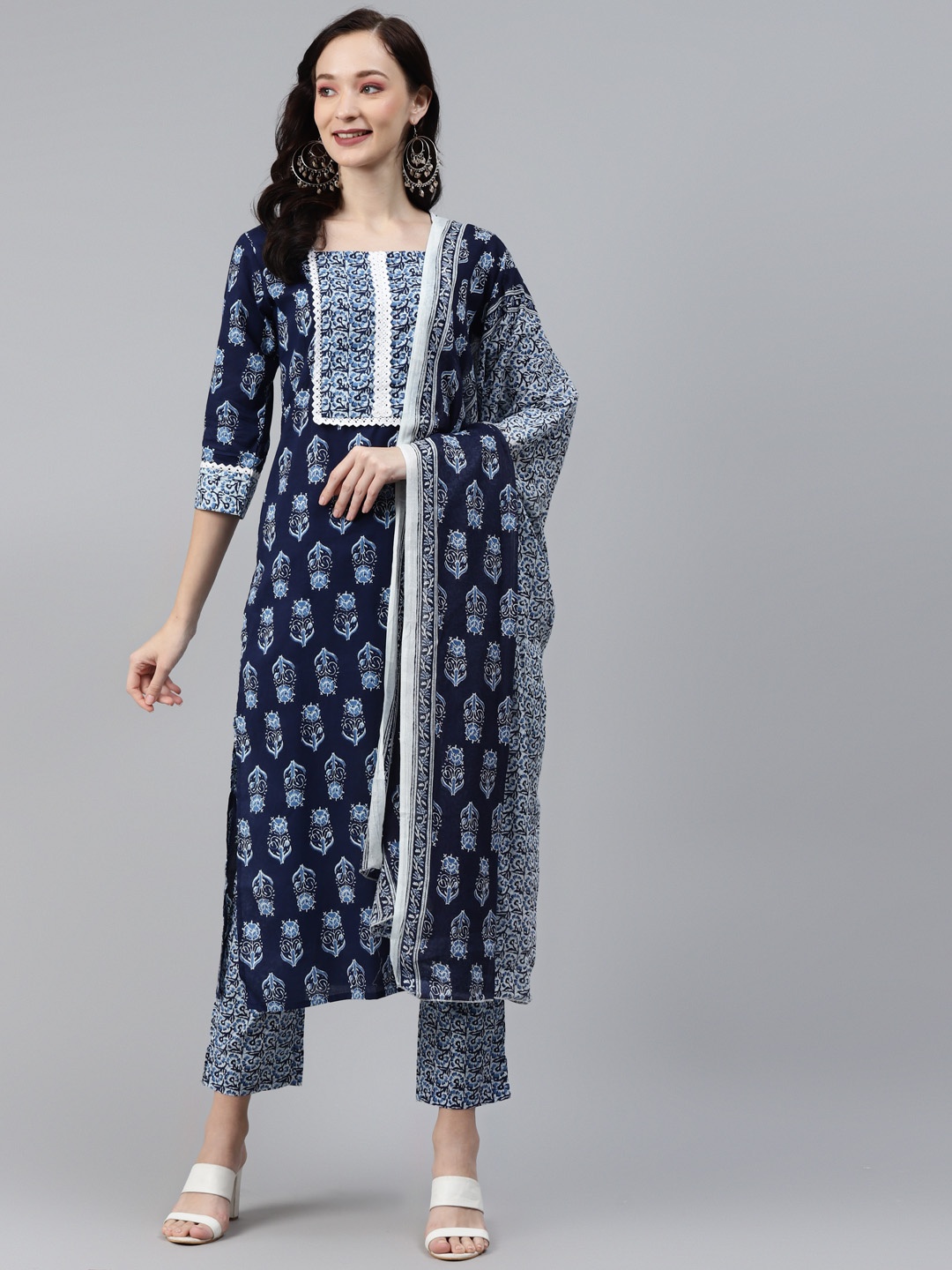mokshi Women Blue Floral Printed Regular Pure Cotton Kurta with Palazzos & With Dupatta
mokshi Women Blue Floral Printed Regular Pure Cotton Kurta with Palazzos & With Dupatta
