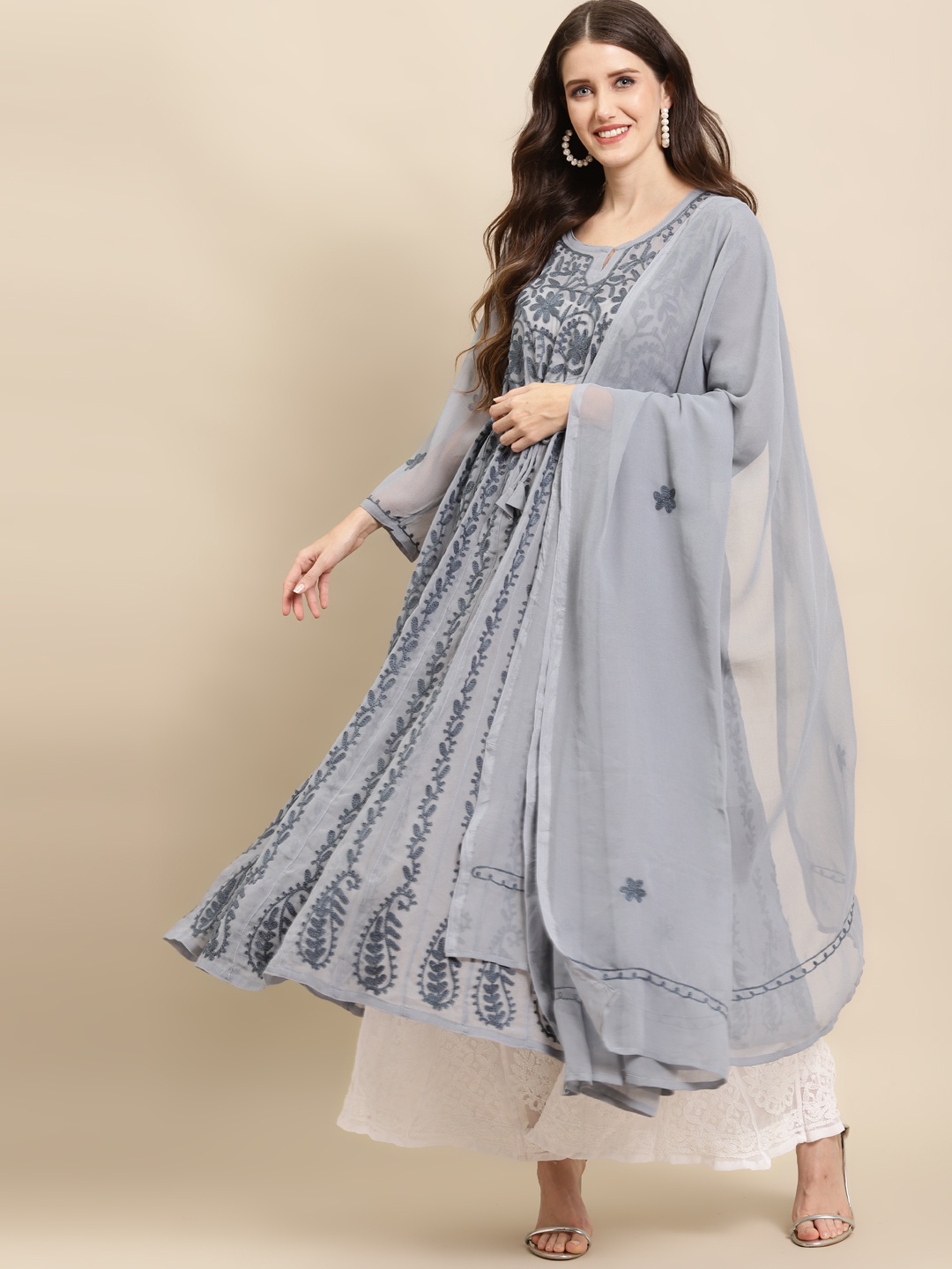 Saadgi Women Grey Embroidered Gotta Patti Handloom Anarkali with Sharara & With Dupatta
Saadgi Women Grey Embroidered Gotta Patti Handloom Anarkali with Sharara & With Dupatta