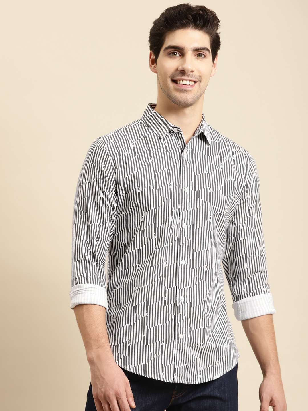 United Colors of Benetton Men Grey & White Pure Cotton Slim Fit Striped Casual Shirt
United Colors of Benetton Men Grey & White Pure Cotton Slim Fit Striped Casual Shirt