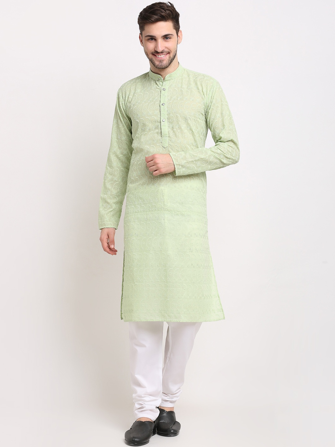 Jompers Men Green & White Floral Embroidered Regular Pure Cotton Kurta with Pyjamas
Jompers Men Green & White Floral Embroidered Regular Pure Cotton Kurta with Pyjamas